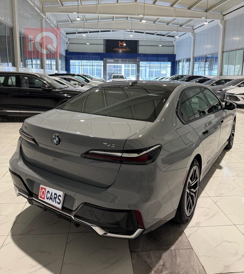 بي ام دبليو الفئة 7